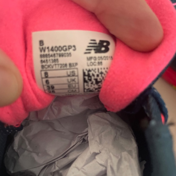 New Balance - Picture 4 of 5